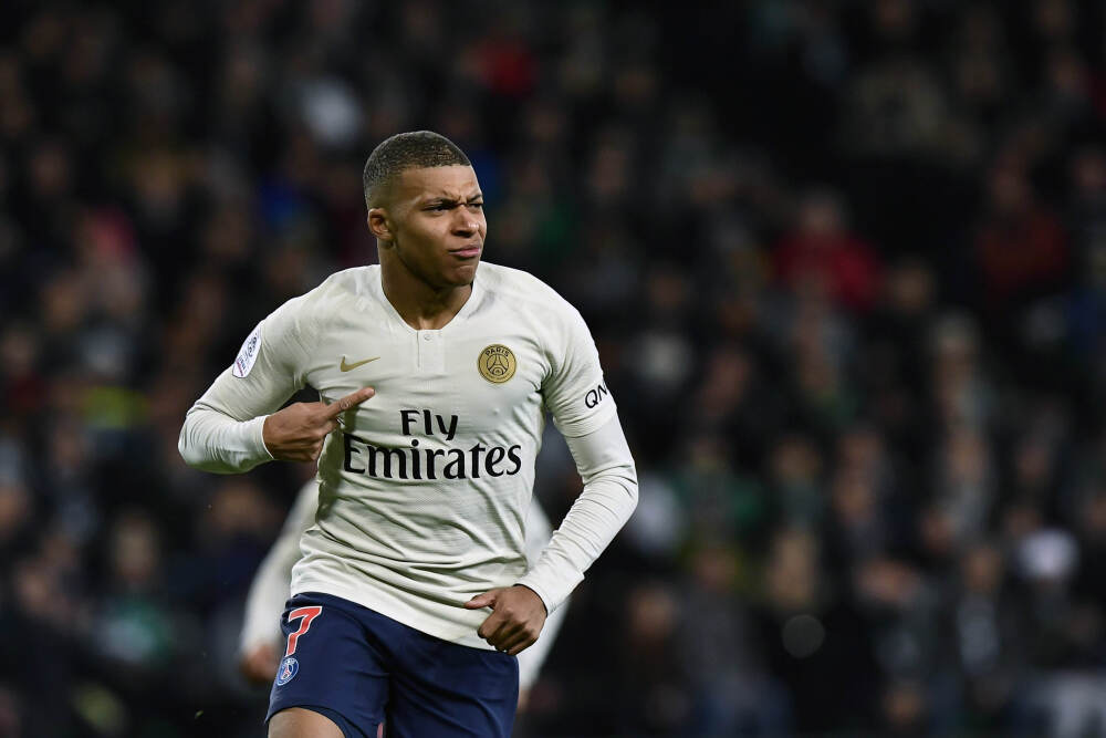 埃德松零封比尔森，费内巴切客场带走平局